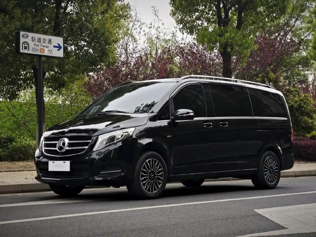 奔驰商务V260(6座)租车价格