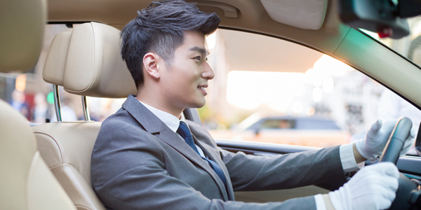 北京包车带司机多少钱一天？